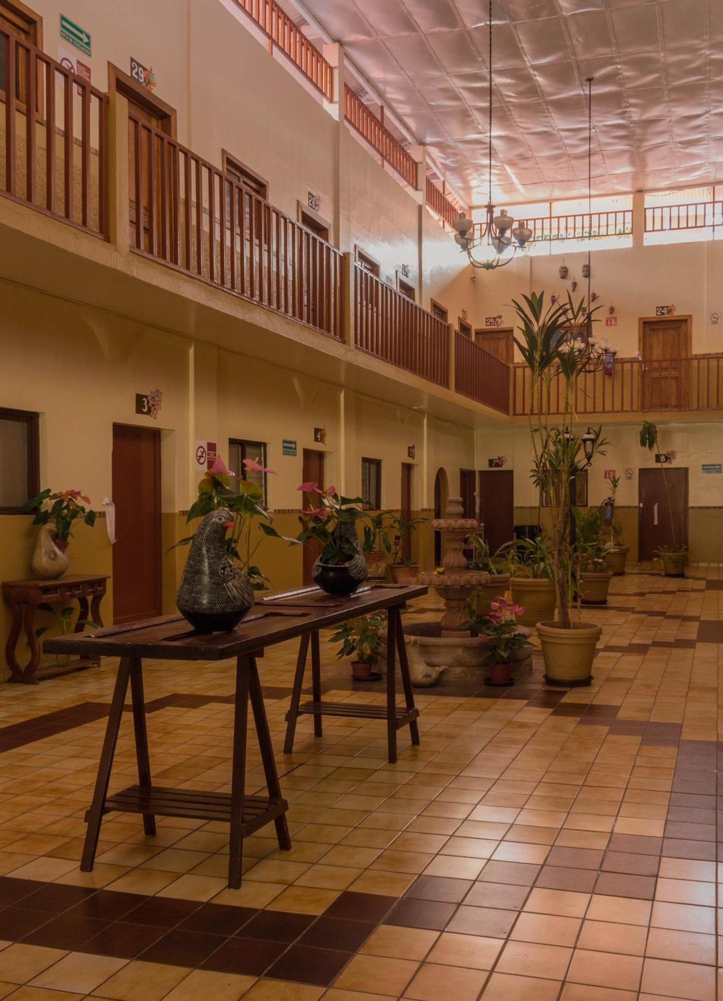 Hotel Cervantino تاباتشولا المظهر الخارجي الصورة