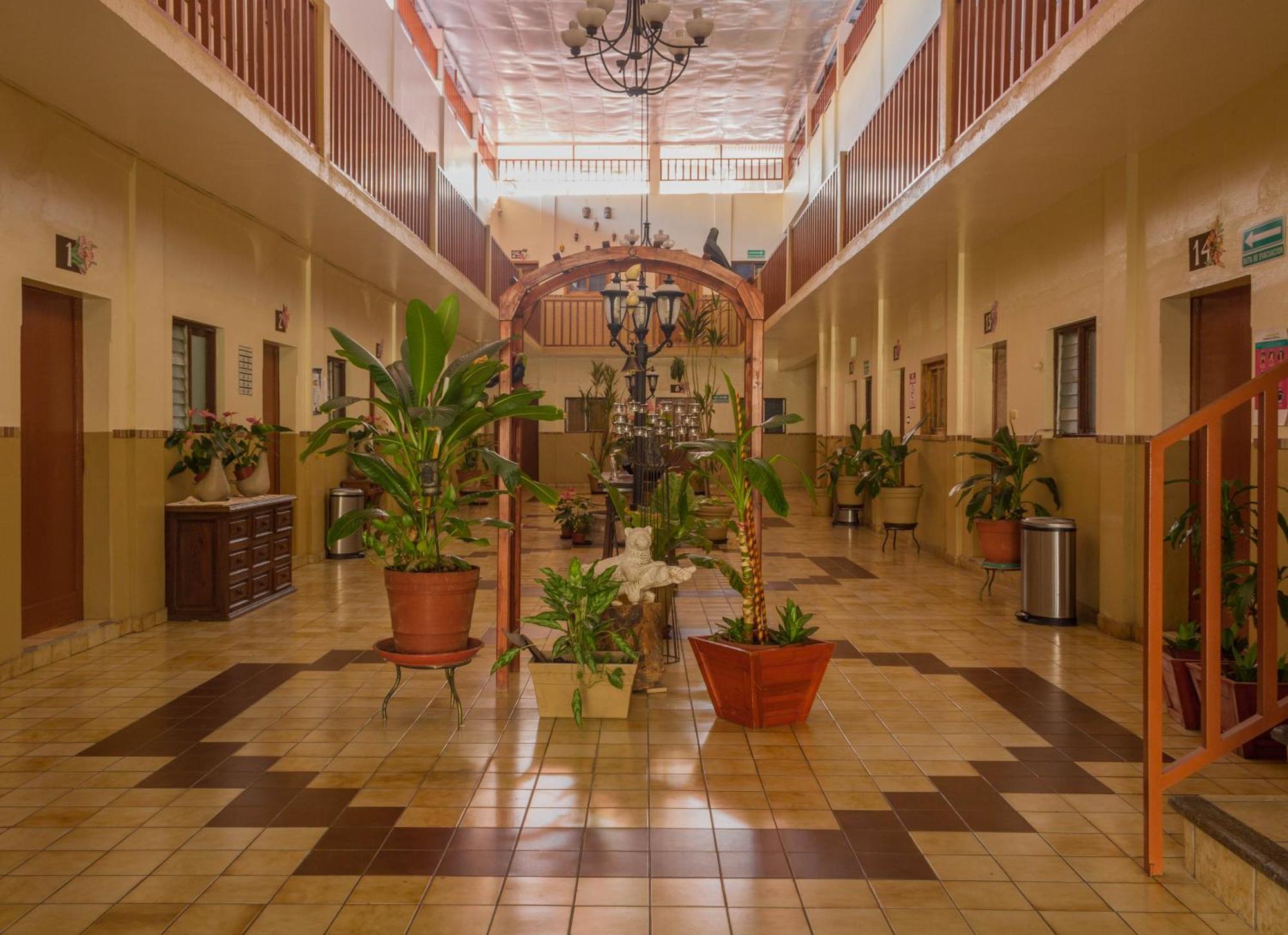 Hotel Cervantino تاباتشولا المظهر الخارجي الصورة
